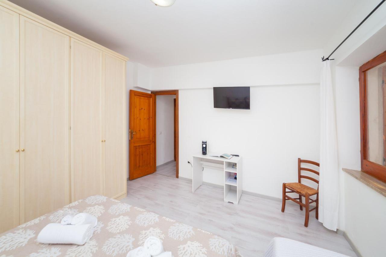 Brezza B&B Golfo Aranci Exterior foto